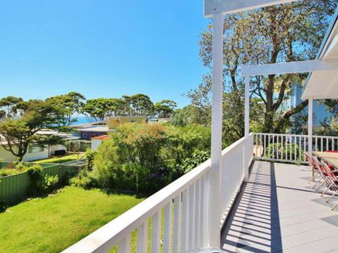 Bimbimbie At Hyams Beach 4pm Check Out Sundays - Accommodation Newcastle 2