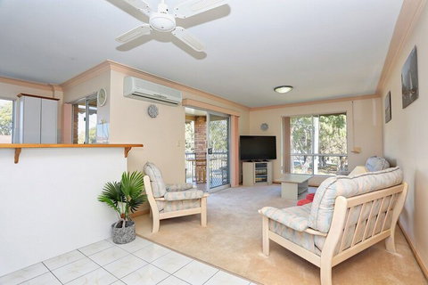 Enjoy Sunsets & Waterviews From Your Private Balcony - Accommodation Newcastle 5