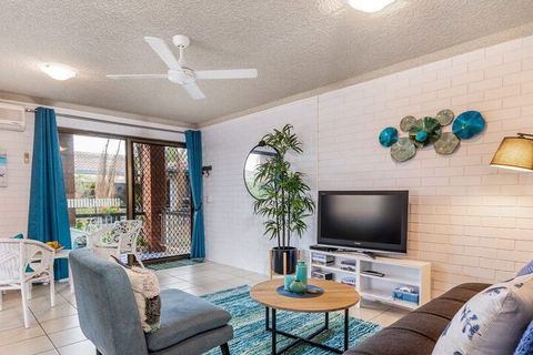 Air Conditioned Unit Stones Throw To The Waterfront - Accommodation Newcastle 6