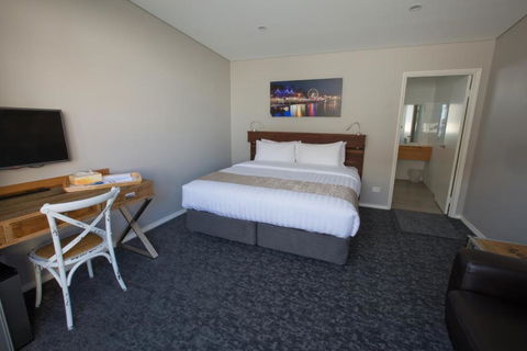 Maand Up - Accommodation Newcastle 1
