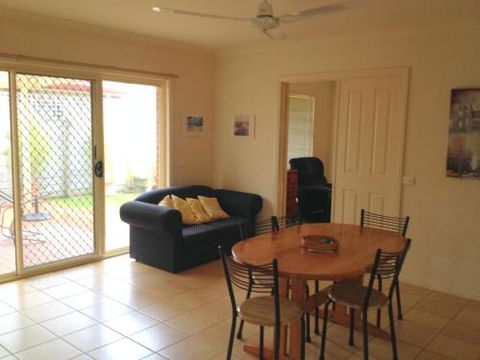Paradise At The Beach Rosebud - Accommodation Newcastle 1