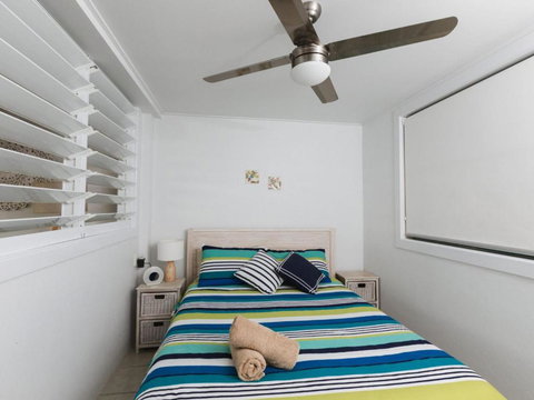 WHITE WAVES 4 ABSOLUTE BEACH FRONT STUDIO HASTINGS POINT - Accommodation Newcastle 3