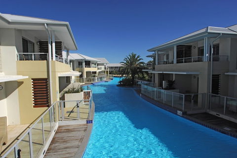 Pacific Blue 505-265 Sandy Point Road - Accommodation Newcastle 3