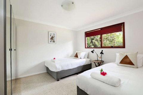 Mountain Den - Accommodation Newcastle 3