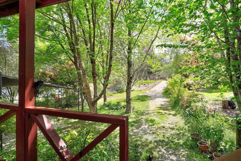 Mountain Den - Accommodation Newcastle 5