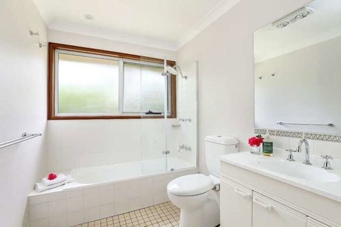 Mountain Den - Accommodation Newcastle 1