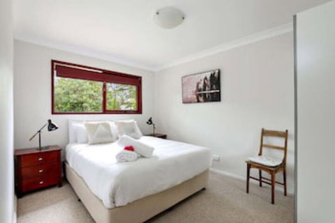 Mountain Den - Accommodation Newcastle 0