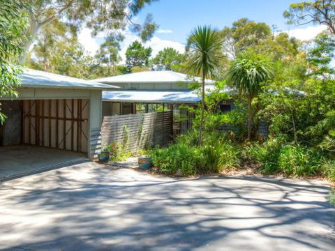 Elouera At Greenfields Beach 4pm Check Out Sundays - Accommodation Newcastle 1