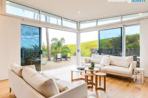 BLUE WATERS Gerringong 4pm Check Out Sundays - Accommodation Newcastle 1