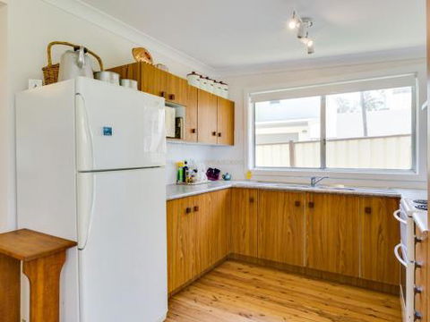 Propeller Lime Couples Only 4pm Check Out Sundays - Accommodation Newcastle 3