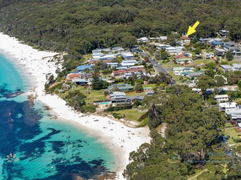 Sandals At The Bay Upstairs Unit Sleeping Six 4pm Check Out Sundays - Accommodation Newcastle 6