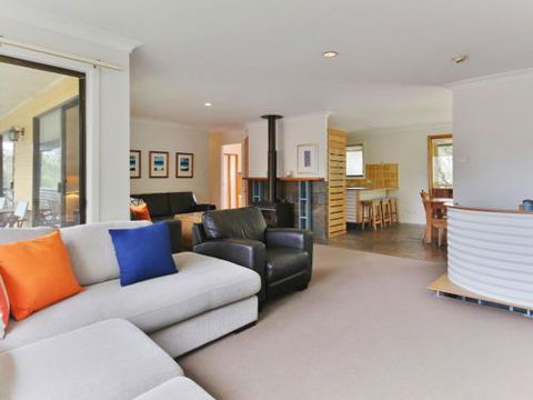 Take Time At Hyams Beach 4pm Check Out Sundays - Accommodation Newcastle 2