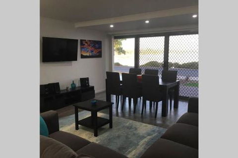 Almonta Apartments On The Water Front - Accommodation Newcastle 2