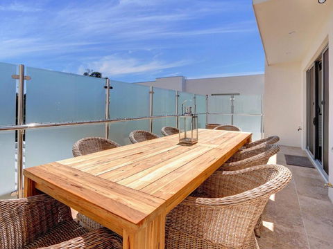 Rosalea By The Bay - Accommodation Newcastle 3