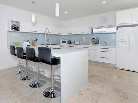 Rosalea By The Bay - Accommodation Newcastle 4