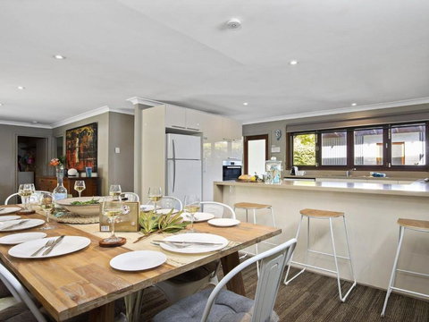 The Dunes - Accommodation Newcastle 5