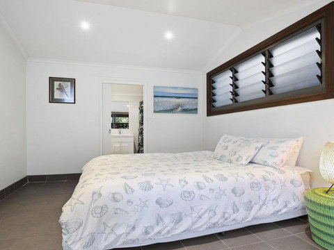 The Dunes - Accommodation Newcastle 6