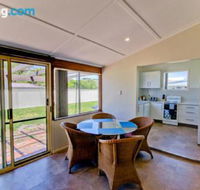 Cottage on River - Accommodation Newcastle
