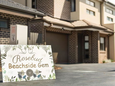 Rosebud Beachside Gem - Accommodation Newcastle 6