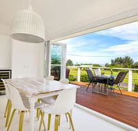 Arklow I Pet Friendly with Ocean Views - Accommodation Newcastle