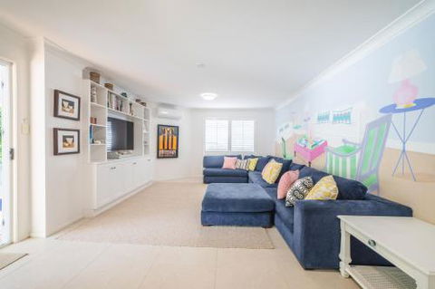 Beaches - Accommodation Newcastle 5