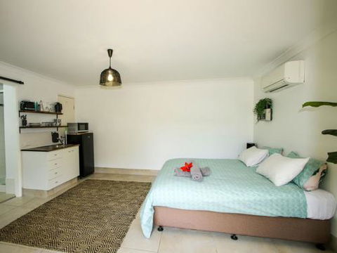 Studio 9 - Accommodation Newcastle 0