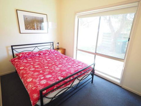 Sunset Deck Beach House Sandy Point - Accommodation Newcastle 5