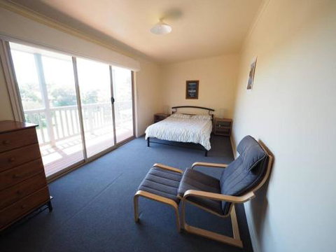 Sunset Deck Beach House Sandy Point - Accommodation Newcastle 1