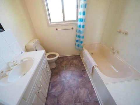 Sunset Deck Beach House Sandy Point - Accommodation Newcastle 3