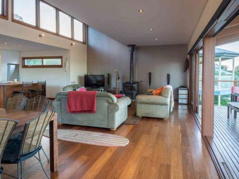 CARMELONE Gerroa 4pm Check Out On Sundays - Accommodation Newcastle 6