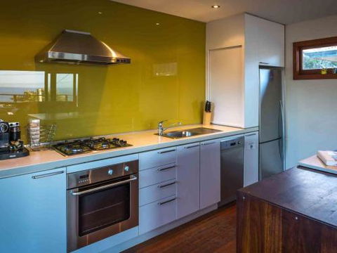 CARMELONE Gerroa 4pm Check Out On Sundays - Accommodation Newcastle 4