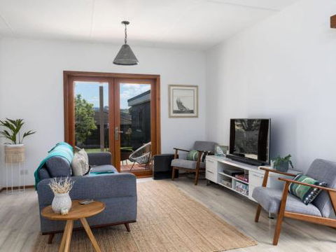 SPINDRIFT Kiama & Surrounds 4pm Check Out Sundays - Accommodation Newcastle 0