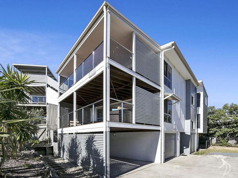 Drift Beach House - Accommodation Newcastle 5