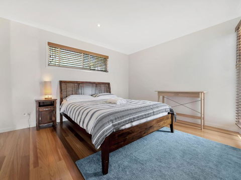 Drift Beach House - Accommodation Newcastle 4