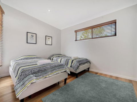 Drift Beach House - Accommodation Newcastle 6