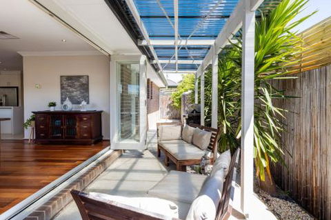Rosebud Seaside Accommodation - Accommodation Newcastle 3