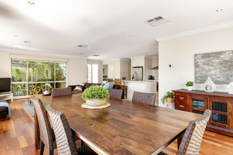 Rosebud Seaside Accommodation - Accommodation Newcastle 0