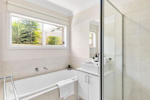 Rosebud Seaside Accommodation - Accommodation Newcastle 5