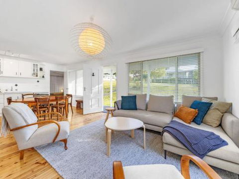 MOBYS At HYAMS Hyams Beach 4pm Check Out Sundays - Accommodation Newcastle 0