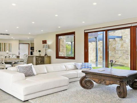 ALPINE LODGE Alpine Southern Highlands 4pm Check Out Sundays - Accommodation Newcastle 5
