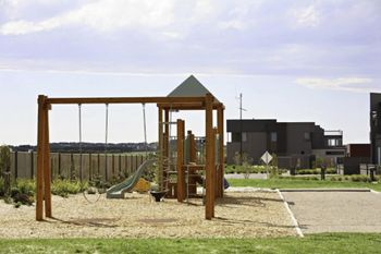 Stylish 3 Bedroom Condo - Accommodation Newcastle 2