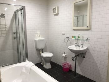 Sydney Harbor Town Houses Longs Ln - Accommodation Newcastle 4