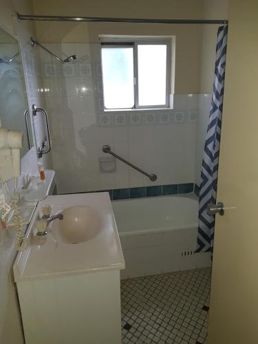 Blue Mountain Motel - Accommodation Newcastle 4