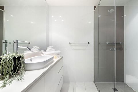 H Residences 2 Bedroom Ocean View In Surfers Paradise - Accommodation Newcastle 6