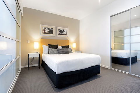 H Residences 2 Bedroom Ocean View In Surfers Paradise - Accommodation Newcastle 2