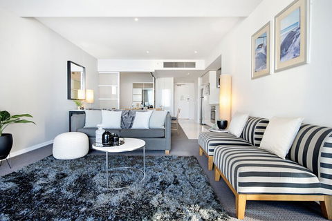 H Residences 2 Bedroom Ocean View In Surfers Paradise - Accommodation Newcastle 1
