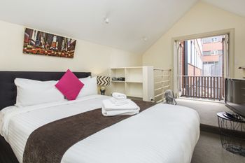 Sydney Harbor Town Houses Carahers Ln - Accommodation Newcastle 2
