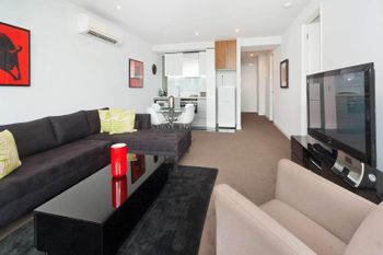 Location Views & Style - Accommodation Newcastle 4