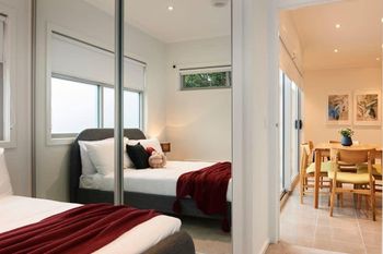 Comfortable Chadstone Flat - Accommodation Newcastle 3