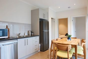 Comfortable Chadstone Flat - Accommodation Newcastle 4